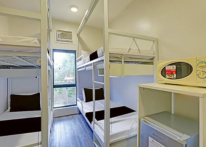 Mytown Madrid, Classy Bunkbeds Makati Metro 3* 마닐라