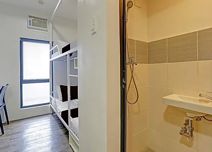 Mytown Madrid, Classy Bunkbeds Makati Metro ホテル 3*
